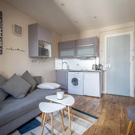 Petit Havre De Paix De 27m2 A Montmartre 파리